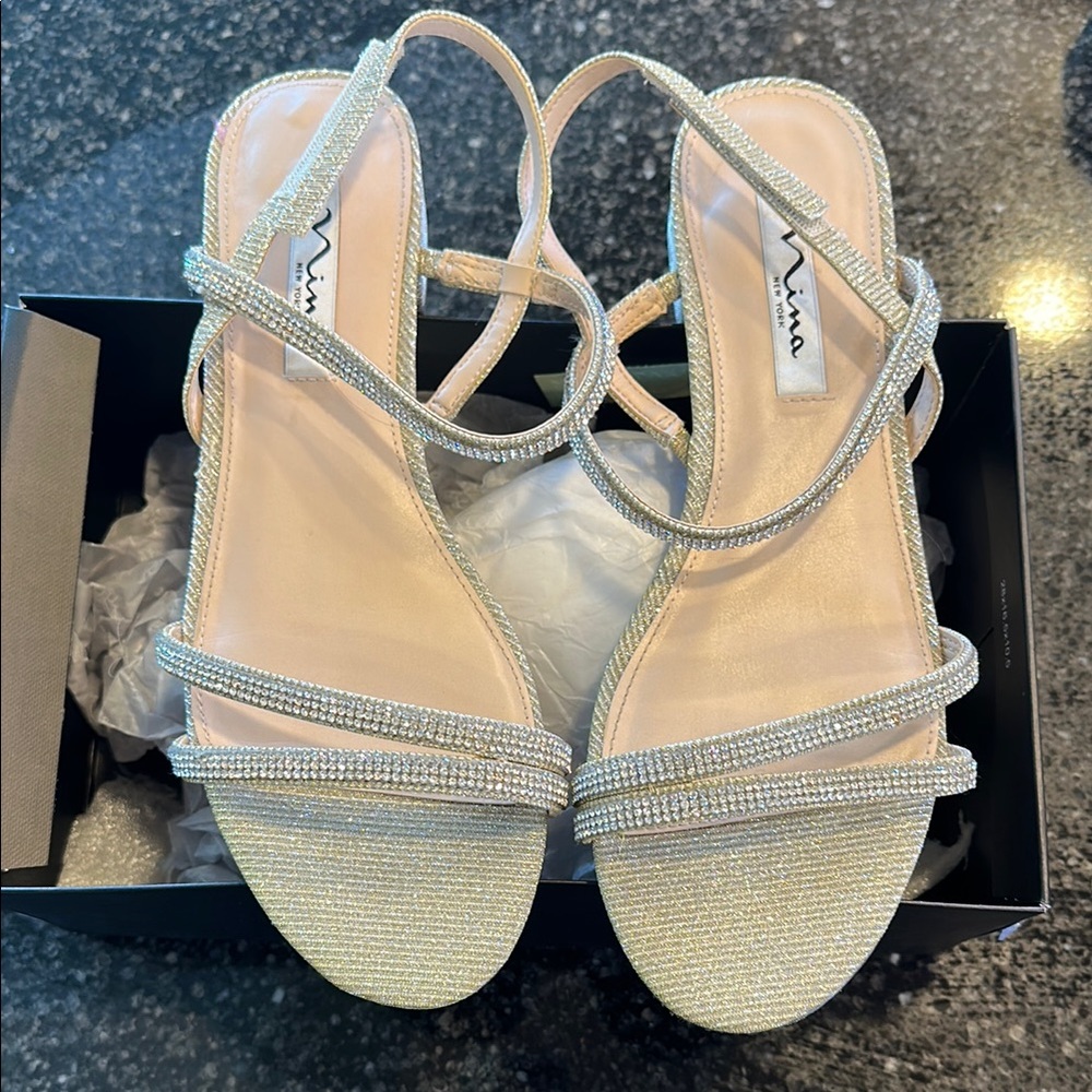 Nina size 9 1/2 Diamond Dust Luna Shine Sarita Strappy Sandal